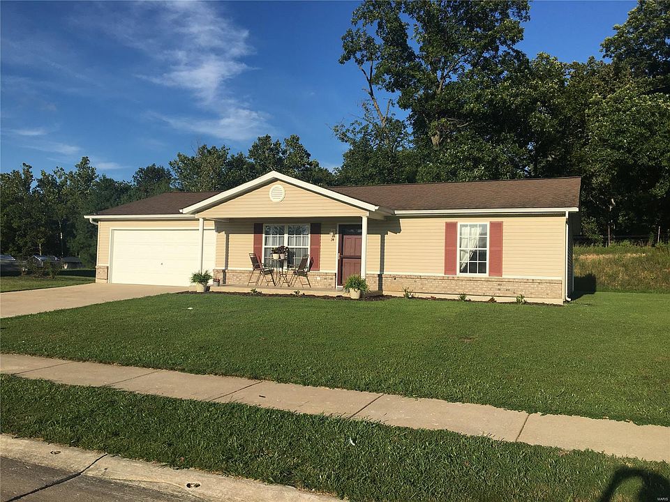 1st image of 24 Parkway Dr