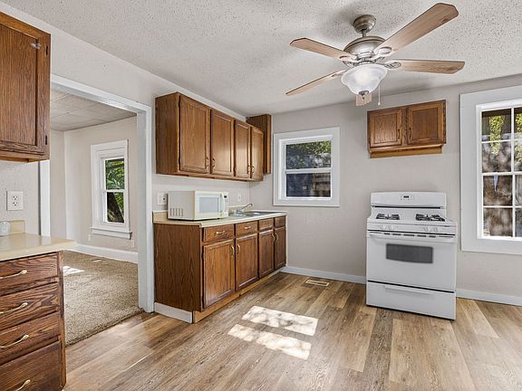 3rd image of 3410 Easton Blvd