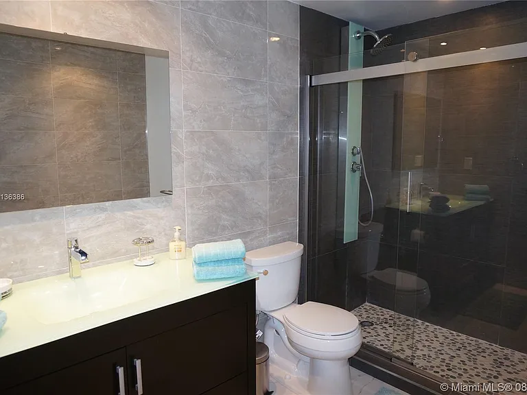 19370 Collins Avenue Seasonal #1417 — Photo 21