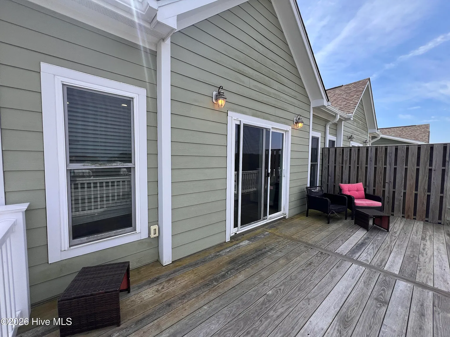 3 bed, 3.0 bath, $2,950 — Photo 3