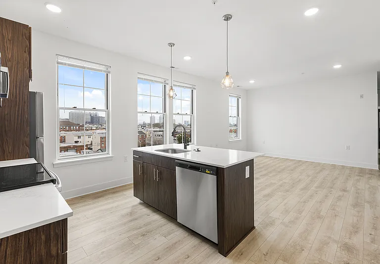943 Washington Ave #306 — Photo 1