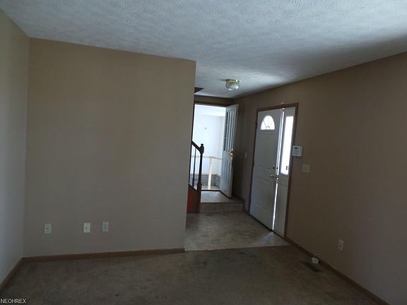 3rd image of 376 Eastland Ave