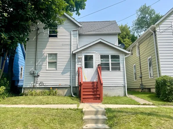 226 McKinley Ave, Waukegan, IL 60085