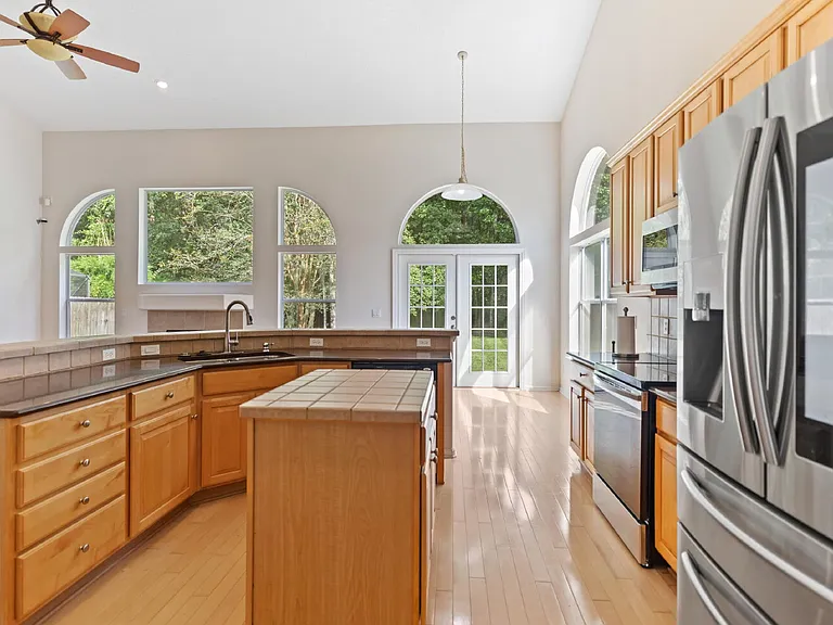 572 Redberry Ln — Photo 17