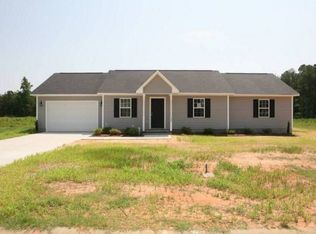 1533 Belews Creek Ln, Fayetteville, NC 28312