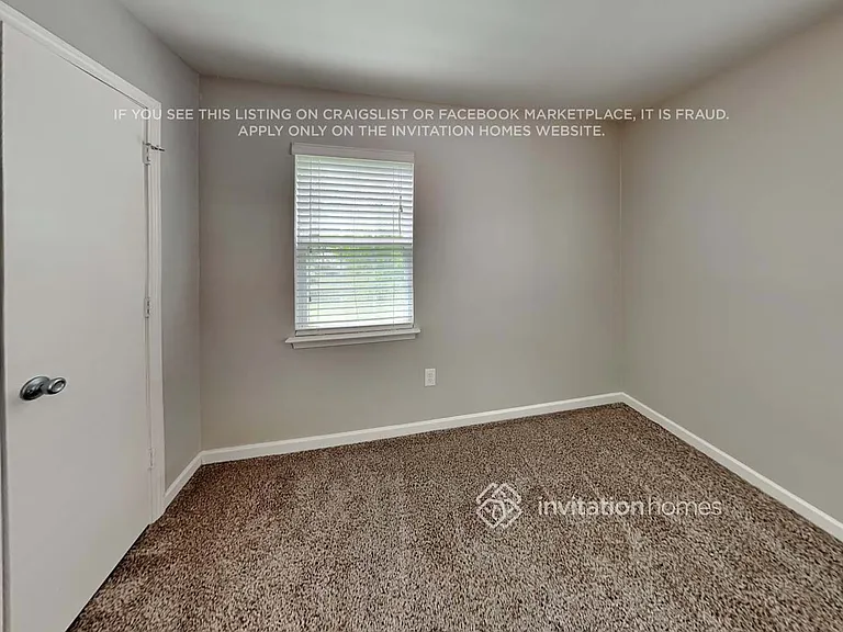1921 Allen St — Photo 10