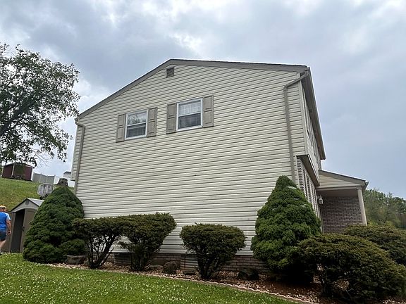 2nd image of 190 E CARDINAL AVE