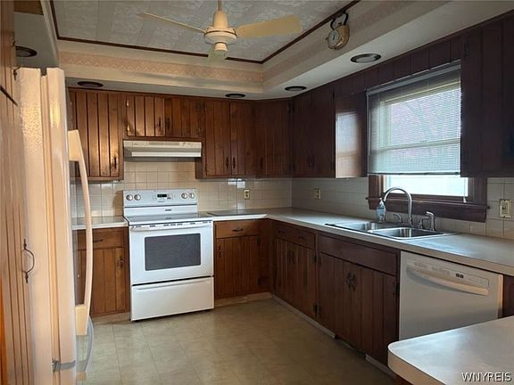 3rd image of 28 Crescent Rd