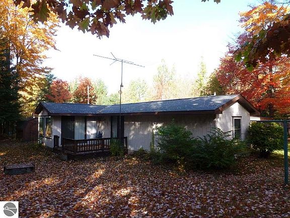 2nd image of 0848 Woodstock Ln NE