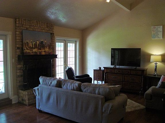 3rd image of 211 Prescott Dr
