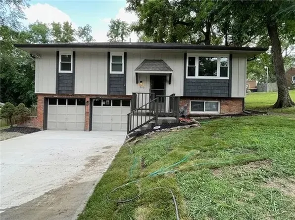 5113 NE 49th St, Kansas City, MO 64119