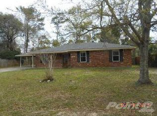 514 Sunset Dr, Bay Saint Louis, MS 39520
