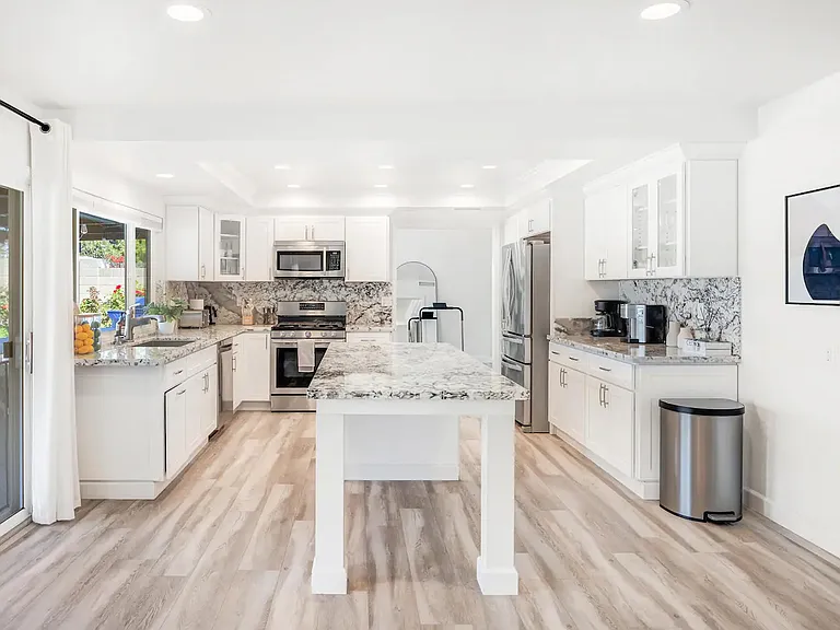 24471 Spartan St — Photo 18
