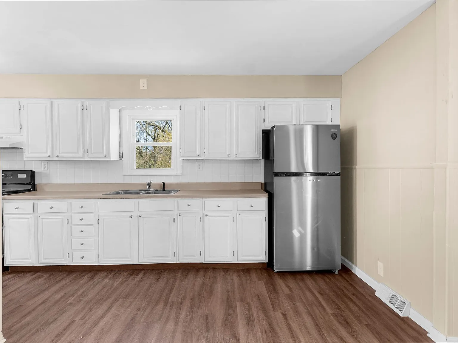 510 Devitt Avenue - 1 — Photo 3