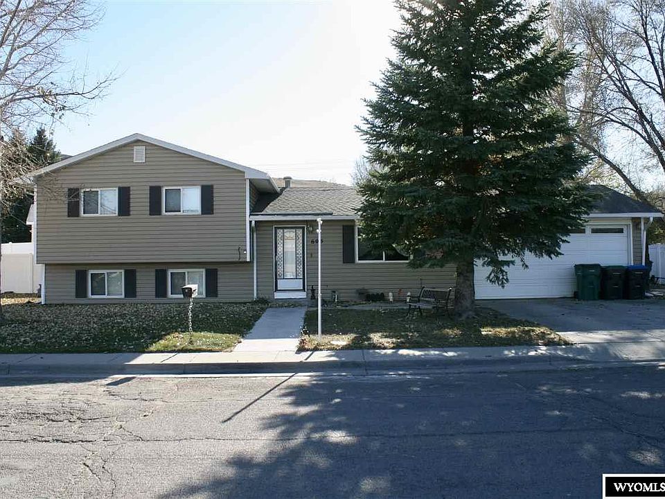 1st image of 605 River View Dr