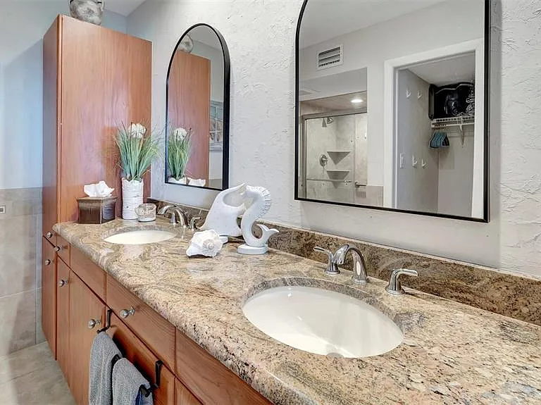 1125 W Peppertree Dr #705 — Photo 20