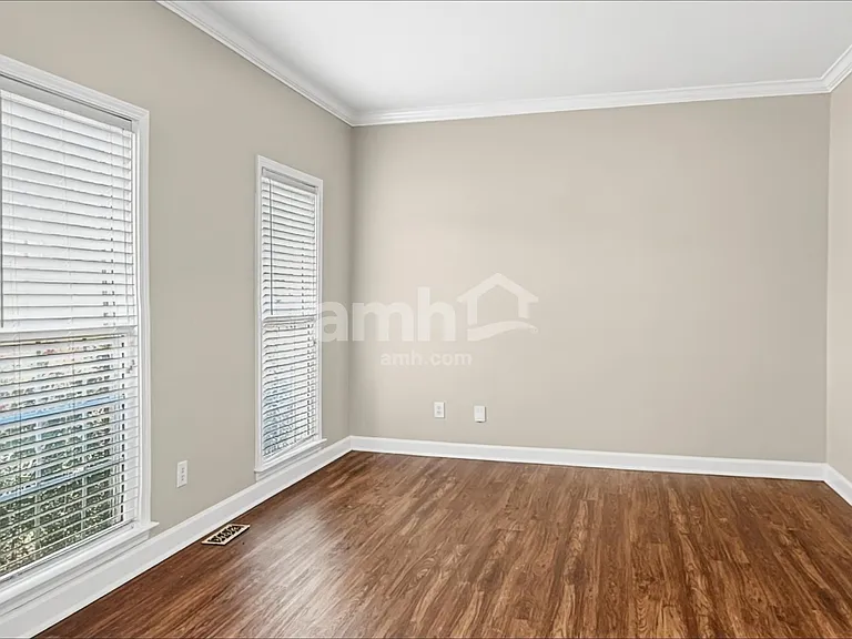 4524 Kingsgate Ct NW — Photo 10