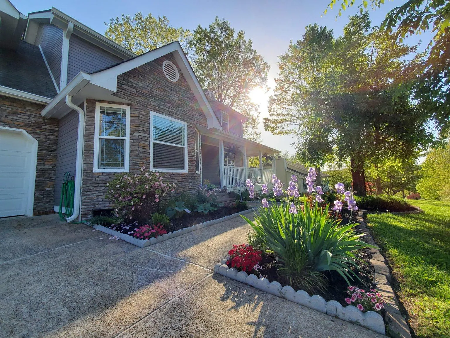 4 bed, 2.5 bath, 2480 sqft, $2,849 — Photo 3