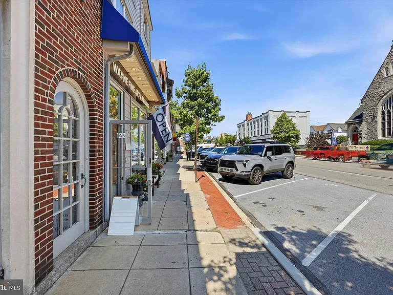 107 Plant Ave — Photo 14