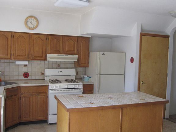 5th image of 8824 Cooper Ave