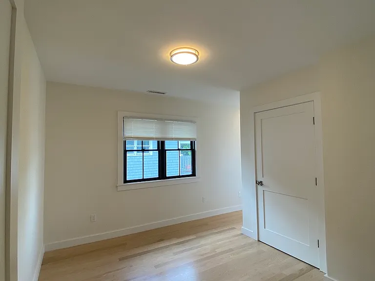 31-33 Brimmer St #2 — Photo 14
