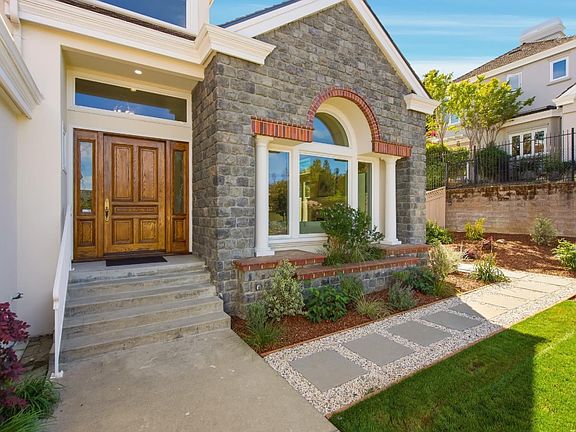 2nd image of 21592 Villa Maria Ct