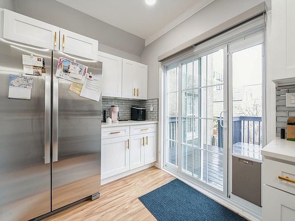 2nd image of 318 2nd St #2