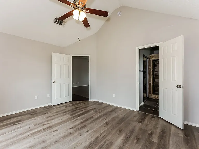 706 Valleycreek Rd — Photo 11