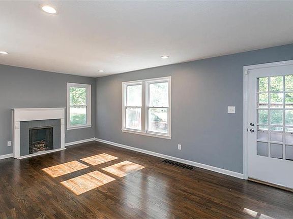 3rd image of 2714 N 48th Ter