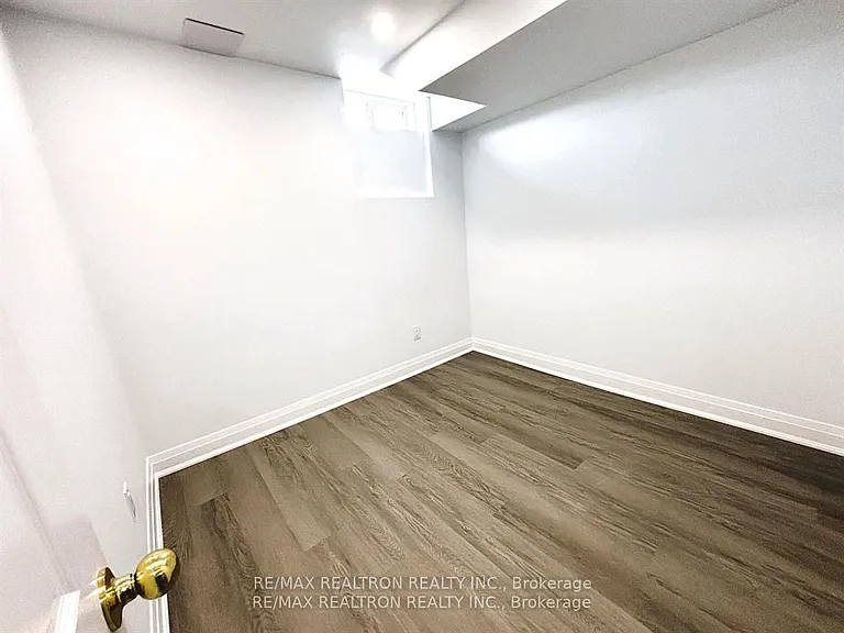225 Webb St #BASEMENT — Photo 9