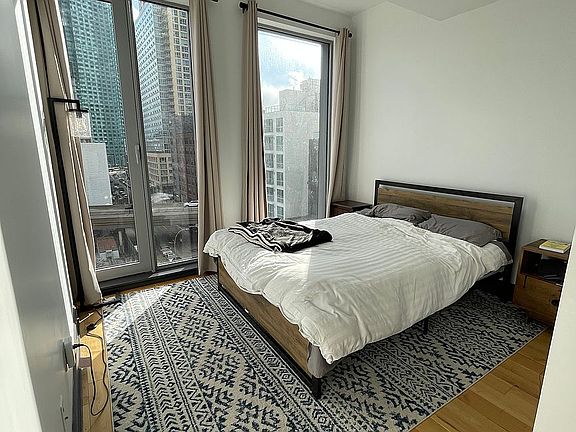 4th image of 42-20 27th St #1706