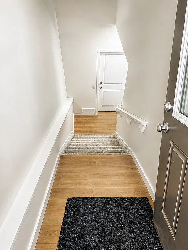 1 bed, 1.0 bath, $900 — Photo 3