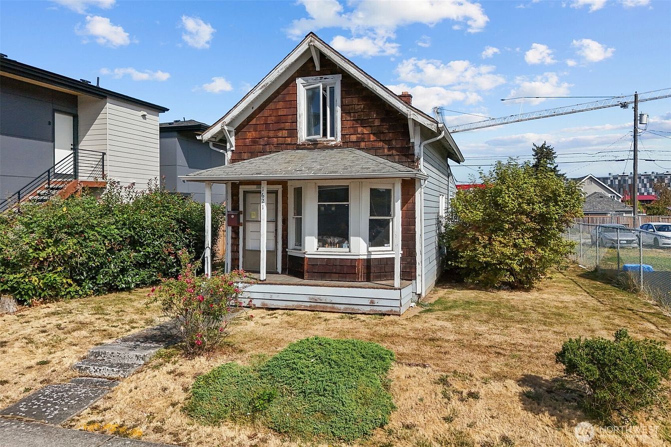 1st image of 1621 E 32nd Street
