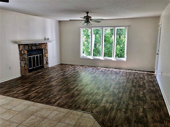 3rd image of 1905 Northlake Dr