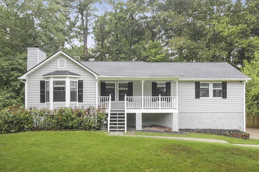 3 bed, 2.0 bath, 1840 sqft, $2,370 — Photo 1