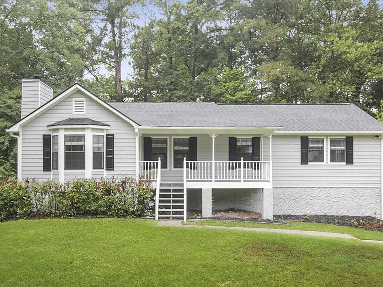 2690 Deerfield Cir SW — Photo 1