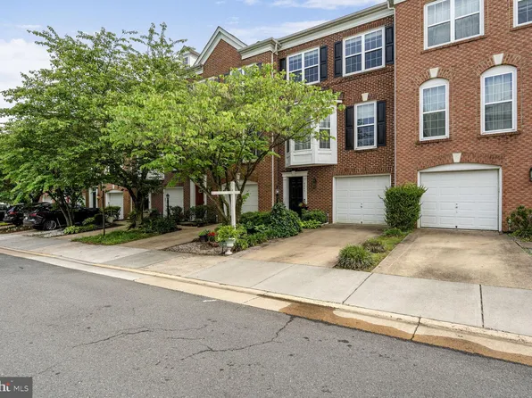 8245 Singleleaf Ln, Lorton, VA 22079