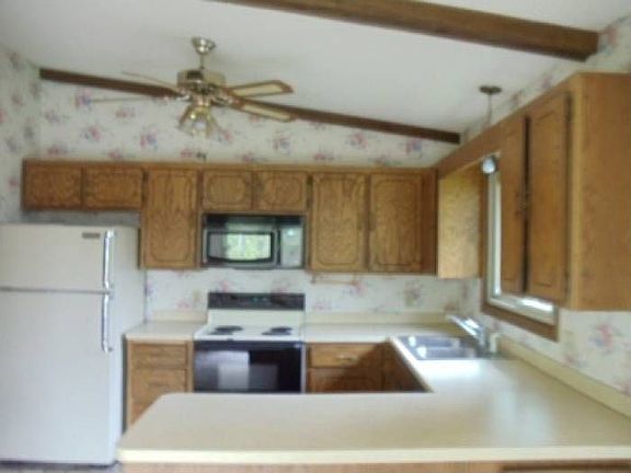 4th image of 7946 Fairfield Cir N