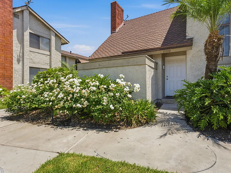 15192 Moir Ct — Photo 2