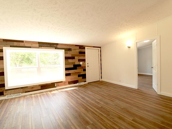 5th image of 1026 Echo Ln