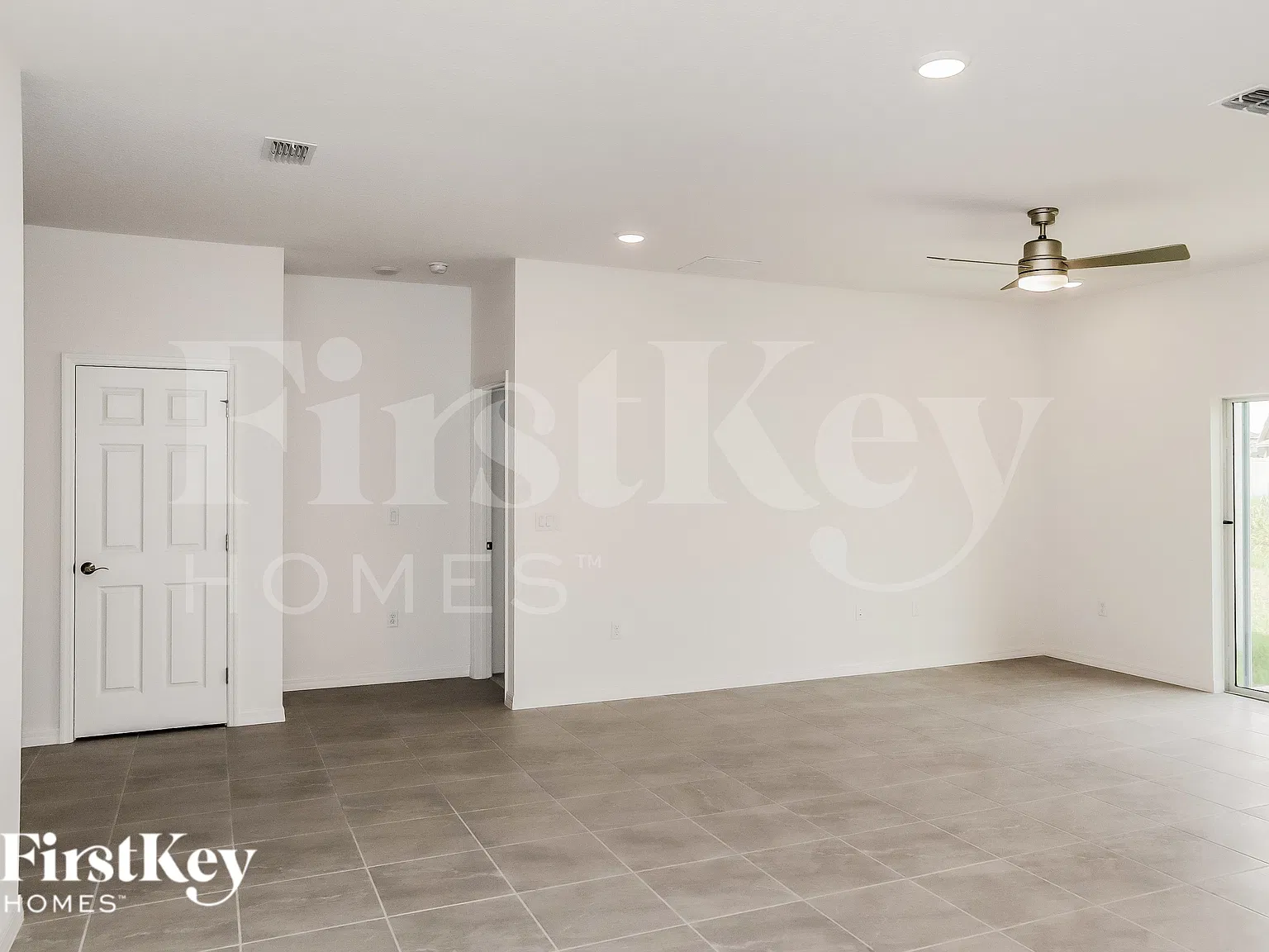 4 bed, 2.0 bath, 2001 sqft, $2,790 — Photo 3