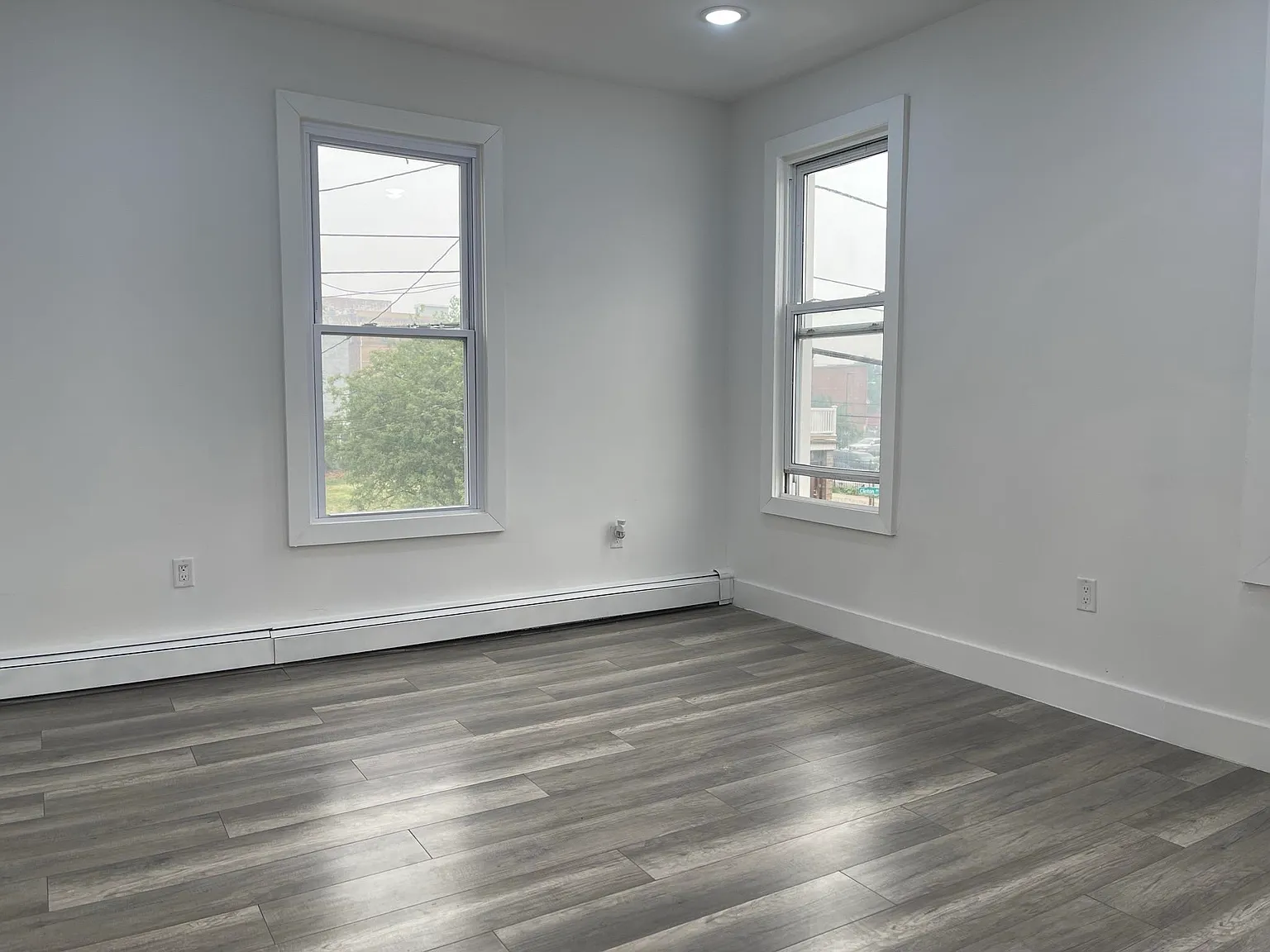2 bed, 1.0 bath, $2,100 — Photo 3
