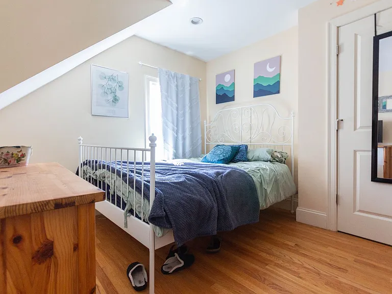 27 Lothrop St #2 — Photo 6
