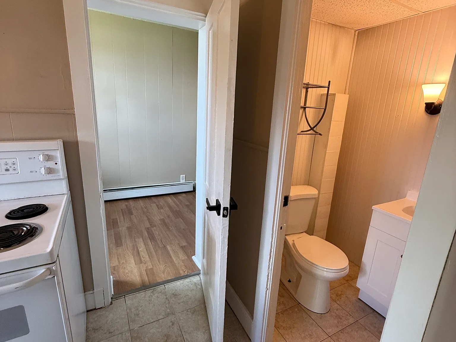 1 bed, $990 — Photo 4