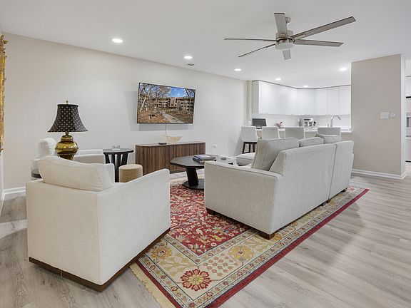 3rd image of 1401 Burr Oak Rd APT 117B