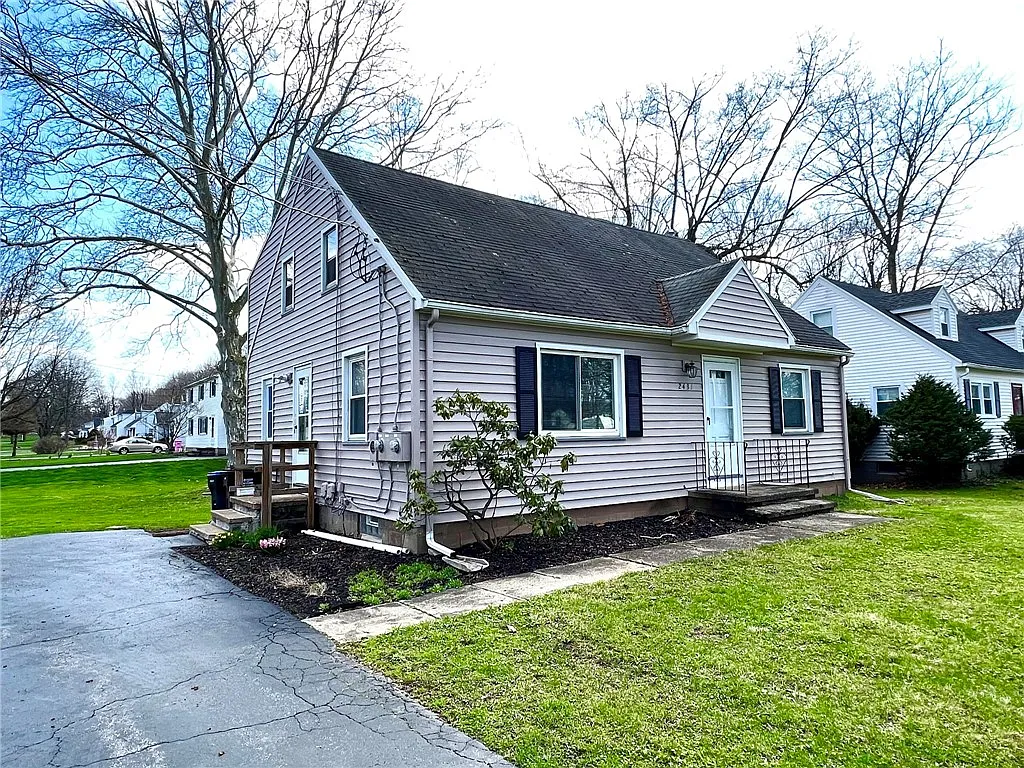 Building Photo - 2431 Westside Dr
