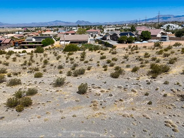 2240 S Sequoya Ln, Pahrump, NV 89048