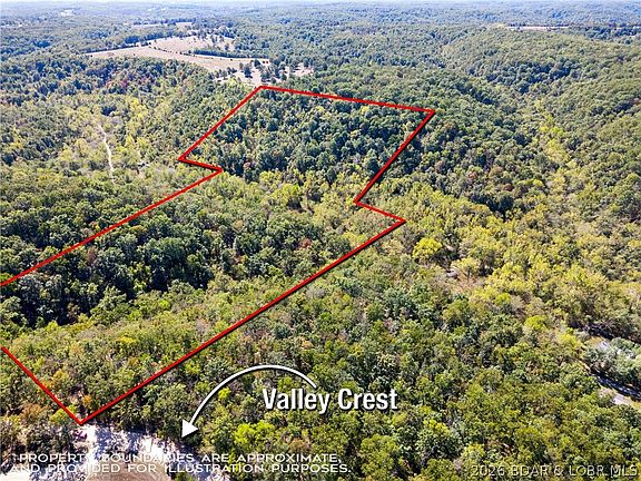 5th image of 916 Deep Valley Rd
