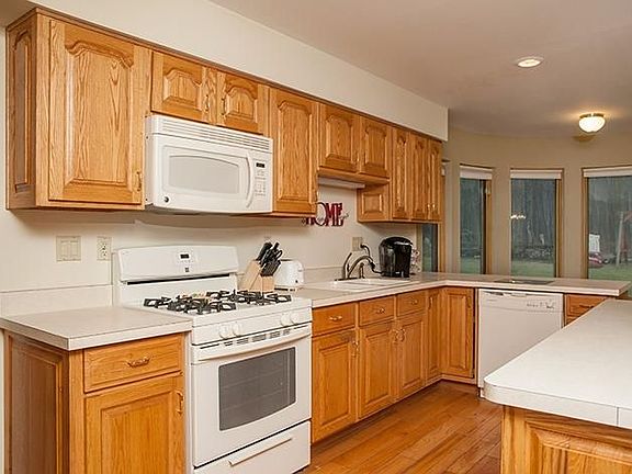 4th image of 8854 Dawson Country Ln