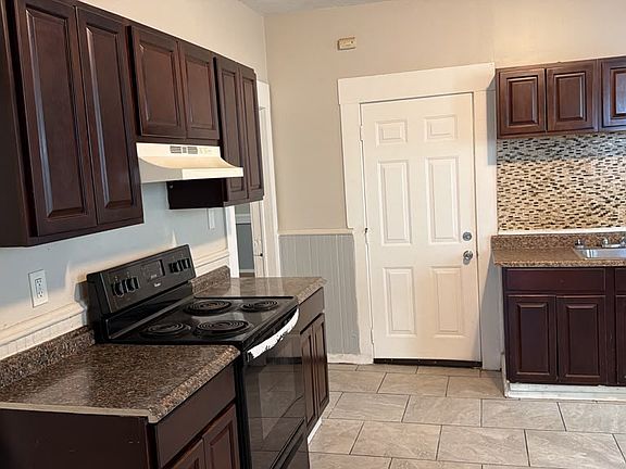 3rd image of 187 Wolcott St Floor 1